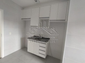 Imóvel com 3 Quartos para Alugar, 70 m² em Jardim Graziela - Barueri