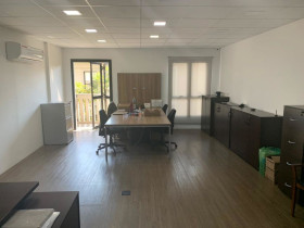 Imóvel Comercial à Venda ou Locação, 50 m² em Vila Hamburguesa - São Paulo