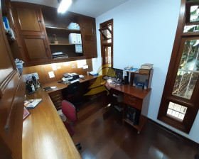 Sobrado com 4 Quartos à Venda, 380 m² em Bela Aliança - São Paulo