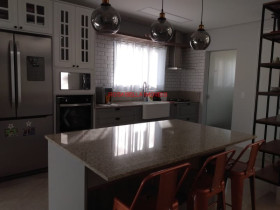 Casa com 3 Quartos à Venda, 304 m² em Loteamento Vale Azul I - Jundiaí