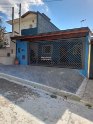 Imóvel com 3 Quartos à Venda,  em Medeiros - Jundiaí