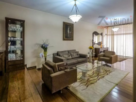 Casa com 4 Quartos à Venda,  em Bosque Da Saúde - São Paulo