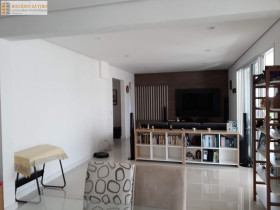 Apartamento com 3 Quartos para Alugar, 250 m² em Vila Mariana - São Paulo