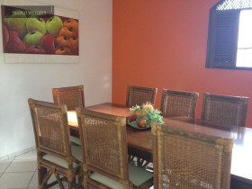 Casa com 7 Quartos à Venda, 2.000 m²