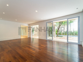 Casa com 3 Quartos à Venda, 600 m² em Vila Nova Conceição - São Paulo