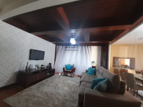 Sobrado com 3 Quartos à Venda,  em Vila Liberdade - Jundiaí