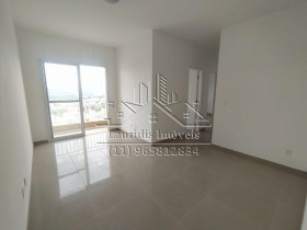 Imóvel com 3 Quartos para Alugar, 70 m² em Jardim Graziela - Barueri