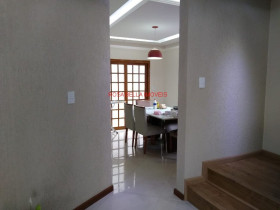 Sobrado com 3 Quartos à Venda, 250 m² em Vila Aparecida - Jundiaí