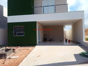 Sobrado com 4 Quartos à Venda, 250 m² em Jardim Ermida - Jundiaí