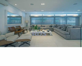 Casa com 4 Quartos à Venda, 310 m² em Campo Belo - São Paulo