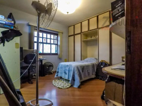 Casa com 4 Quartos à Venda,  em Bosque Da Saúde - São Paulo