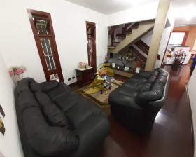 Sobrado com 4 Quartos à Venda, 380 m² em Bela Aliança - São Paulo