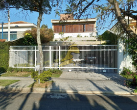 Sobrado com 4 Quartos à Venda, 380 m² em Bela Aliança - São Paulo