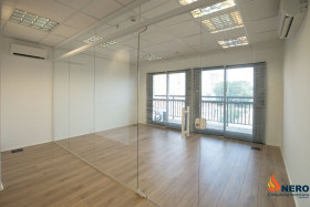 Sala Comercial à Venda, 40 m² em Vila Mariana - São Paulo