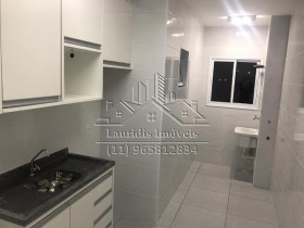 Imóvel com 3 Quartos para Alugar, 70 m² em Jardim Graziela - Barueri