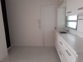 Apartamento com 1 Quarto à Venda ou Locação, 79 m² em Vila Romana - São Paulo