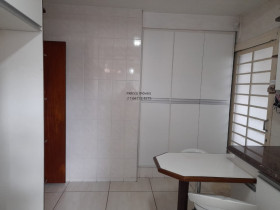 Sobrado com 3 Quartos à Venda,  em Vila Liberdade - Jundiaí