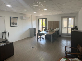 Imóvel Comercial à Venda ou Locação, 50 m² em Vila Hamburguesa - São Paulo