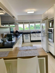 Imóvel com 4 Quartos à Venda, 233 m² em Vila Nova Conceição - São Paulo