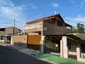 Sobrado com 3 Quartos à Venda, 181 m² em Vila Alvorada - Jundiaí