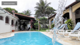 Casa com 7 Quartos à Venda, 2.000 m²