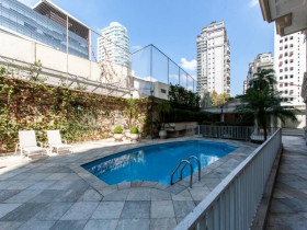 Imóvel com 4 Quartos à Venda, 490 m² em Jardim Paulistano - São Paulo