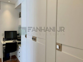 Imóvel com 4 Quartos à Venda, 233 m² em Vila Nova Conceição - São Paulo