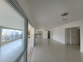 Apartamento com 4 Quartos para Alugar, 250 m² em Vila Mariana - São Paulo