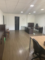 Imóvel Comercial à Venda ou Locação, 50 m² em Vila Hamburguesa - São Paulo