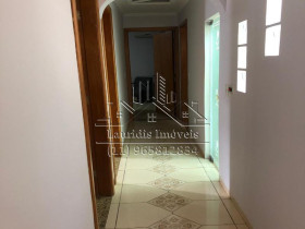 Imóvel com 2 Quartos à Venda, 190 m² em Três Montanhas - Osasco