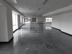 Sala Comercial para Alugar, 958 m² em Alphaville Industrial - Barueri
