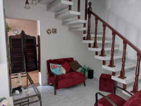 Sobrado com 3 Quartos para Alugar, 250 m² em Vila Aricanduva - São Paulo