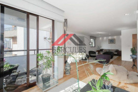 Cobertura com 3 Quartos à Venda, 280 m² em Pacaembu - São Paulo