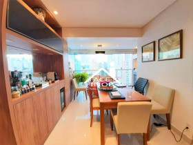 Apartamento com 2 Quartos à Venda, 76 m² em Aclimação - São Paulo