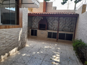 Sobrado com 3 Quartos à Venda,  em Vila Liberdade - Jundiaí