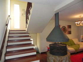 Casa com 4 Quartos à Venda, 570 m² em Várzea - Teresópolis