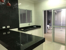 Sobrado com 3 Quartos à Venda, 180 m² em Jardim Das Indústrias - São José Dos Campos