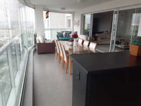 Apartamento com 4 Quartos à Venda, 202 m² em água Branca - São Paulo