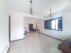 Sobrado com 4 Quartos à Venda, 185 m² em Capão Novo - Capão Da Canoa