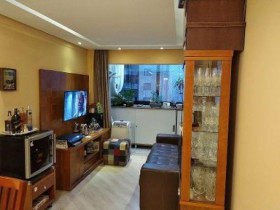 Apartamento com 3 Quartos à Venda,  em Vila Gumercindo - São Paulo
