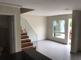 Casa de Condomínio com 2 Quartos à Venda ou Locação,  em Aclimação - São Paulo