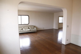 Apartamento com 4 Quartos à Venda ou Locação, 320 m² em Campo Belo - São Paulo