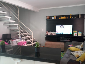 Casa de Condomínio com 2 Quartos à Venda, 84 m² em Vila Carmosina - São Paulo
