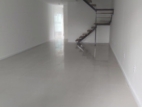 Casa com 3 Quartos à Venda, 110 m² em Vargem Grande - Rio de Janeiro