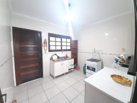 Sobrado com 4 Quartos à Venda, 185 m² em Capão Novo - Capão Da Canoa
