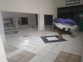 Imóvel Comercial à Venda, 850 m² em Boqueirão - Santos