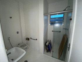 Apartamento com 2 Quartos à Venda, 60 m² em Gonzaga - Santos