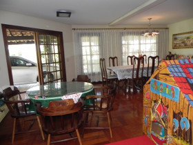 Casa com 4 Quartos à Venda, 570 m² em Várzea - Teresópolis