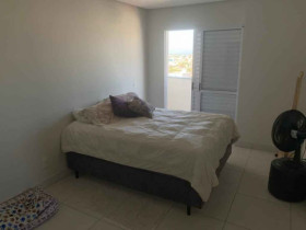 Apartamento com 3 Quartos à Venda, Locação ou Temporada,  em Comerciário - Criciúma