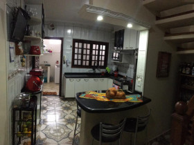 Casa com 3 Quartos à Venda, 280 m² em Limoeiro - São Paulo